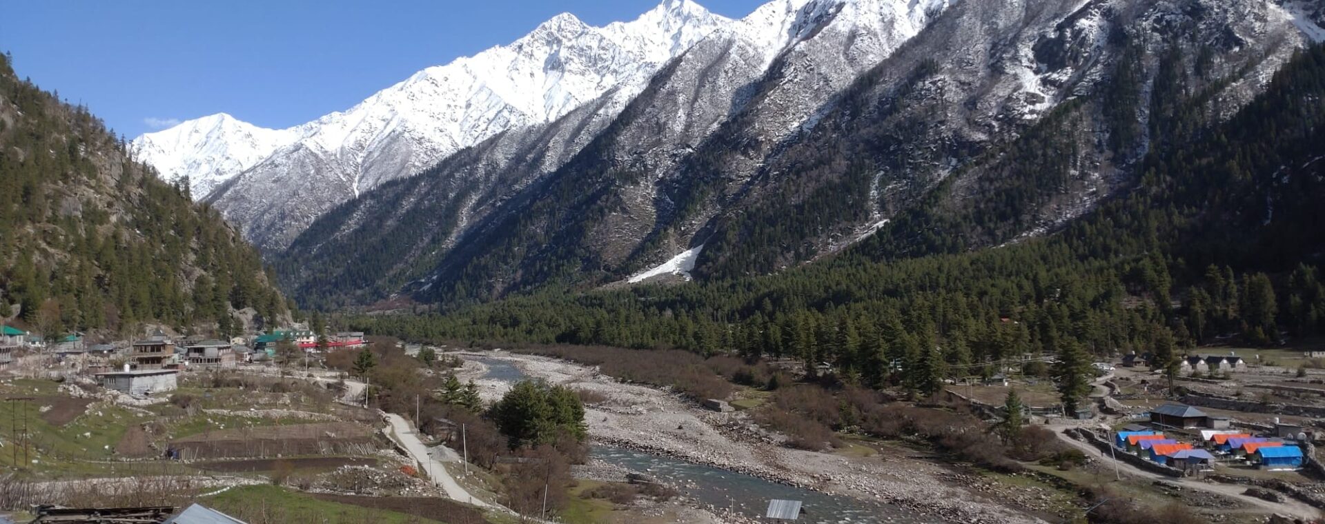 Which place is better- Kullu or Manali?