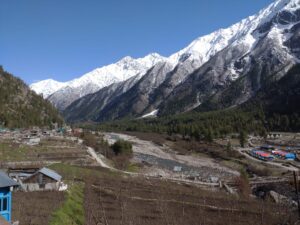 Which place is better- Kullu or Manali?