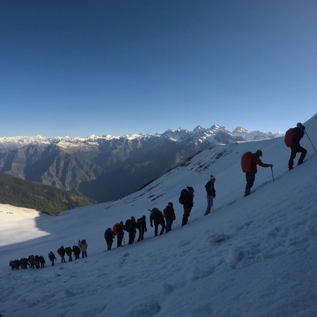 Trekking Group At Sar Pass [Photo Credit: Heaven Riders India]